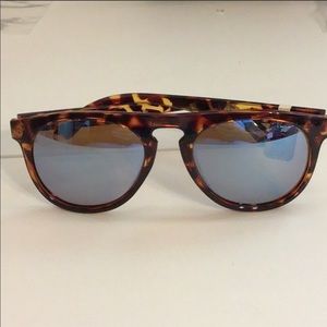 Sunski Foxtail style Sunglasses. NWT